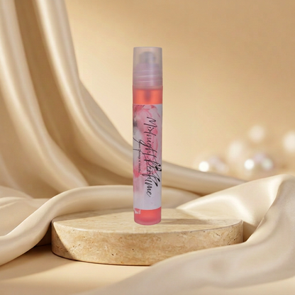 Scented Perfume in the matching cream-and-gold setting
